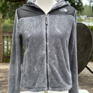 The North Face Girl’s Gray Fleece Jacket